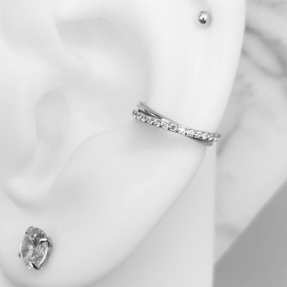 CZ Criss-Crossed Conch Clicker - Picture 1 of 1